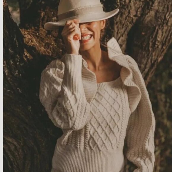 H&M Sweater Womens Size Medium Oatmeal Flounced Cable Knit Ruffle Crop Fall Wear - Picture 5 of 16